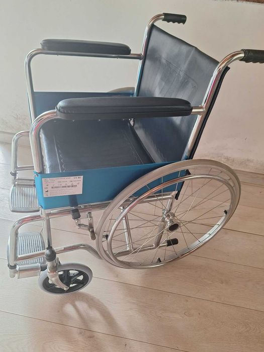 Fotoliu rulant manual pliabil TOP-MEDI TSW809 | Folosit o singură dată | Ca nou