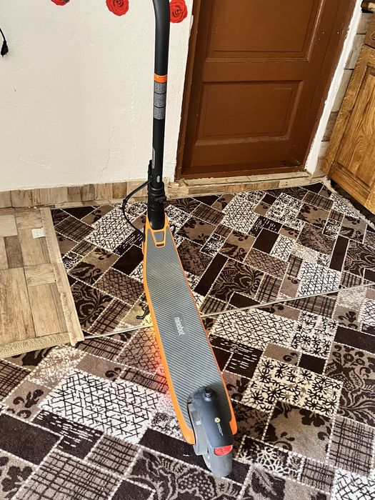 Vand trotineta ninebot aproape noua inca in garantie garantie