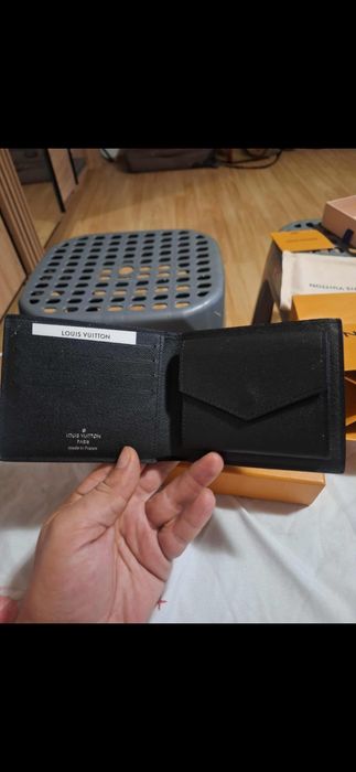 Vand portofel original Louis Vuitton prețul nou a fost 470 €