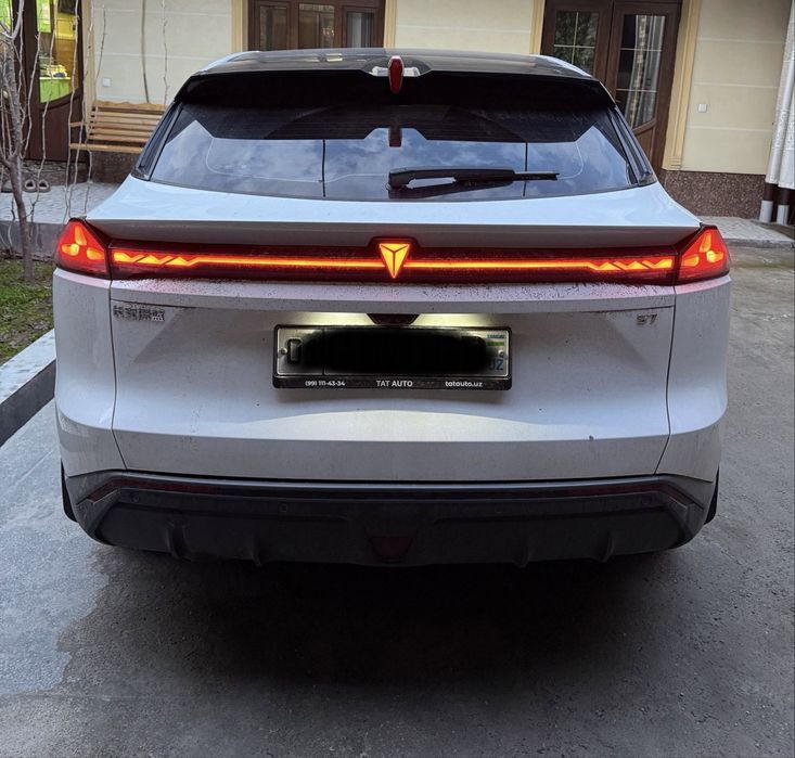 Changan Deepal S07 Gibrid 1100 km zapas xod 2024 ( BYD, Voyah, Zeekr)