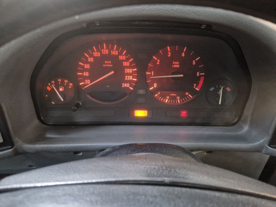 Продаю бмв автомат