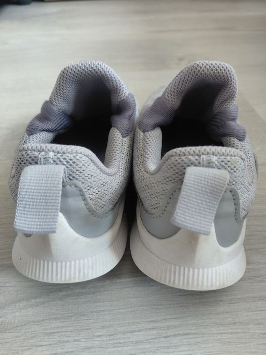 NiKE оригинални маратонки и кецове