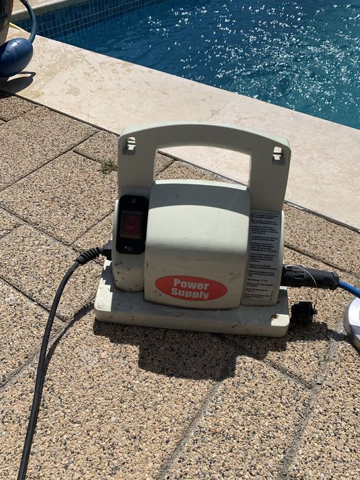 Robot curatat piscina