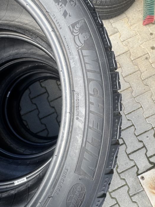 4бр Почти Нови Зимни Гуми Michelin 275/40/20