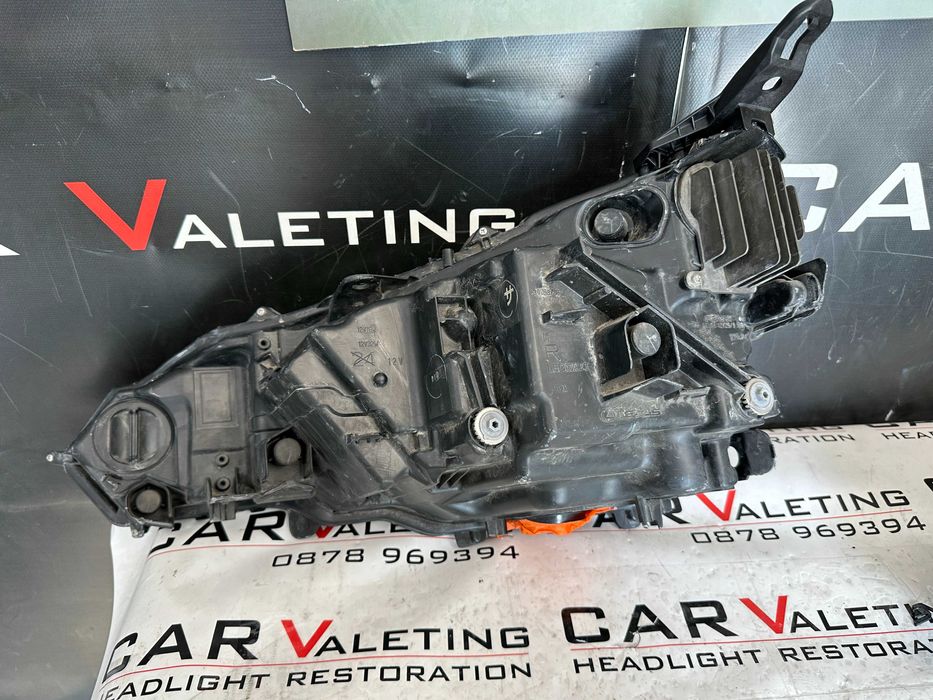 Фар фарове Lexus UX 200 250h 260h 300h 300e Adaptive Triple Beam