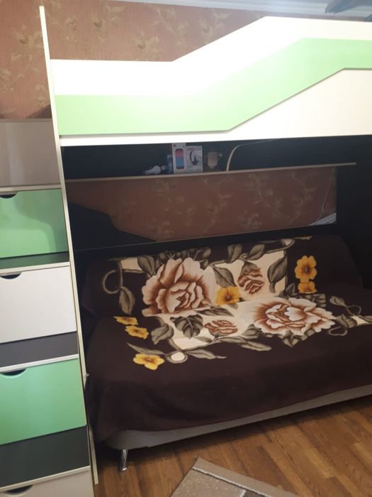 Кровать двухъярусная