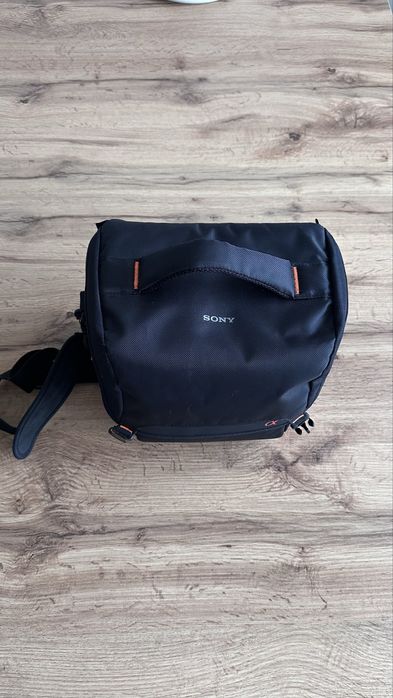 Sony Alpha 6100 + 3 обектива + аксесоари – пълен комплект