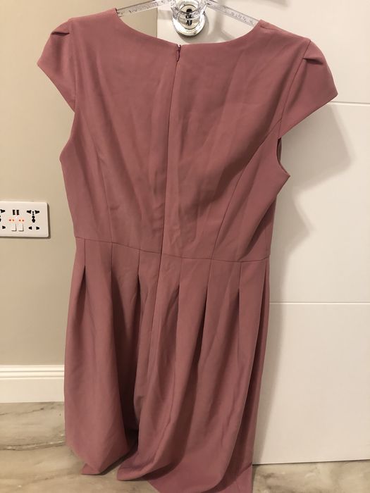 Рокли уникати ,рокля Dika