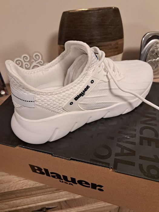 Vând sneaker originali Blauer