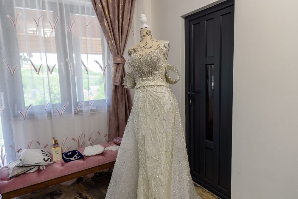 Rochie de mireasă cu trenă detașabilă