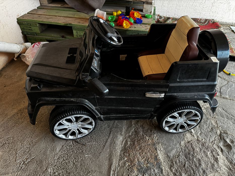 Продам детский электромобиль
