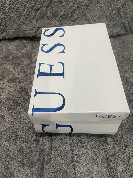 Продам кросовки GUESS