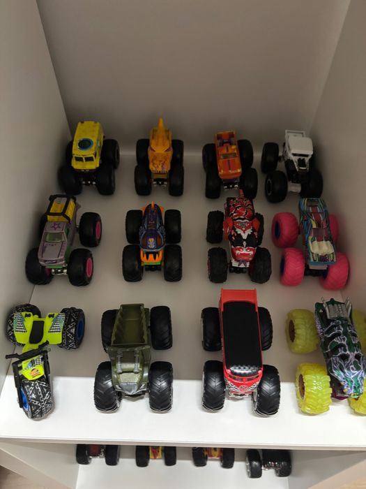 Комплект игрушек Монстер-трак 38 шт