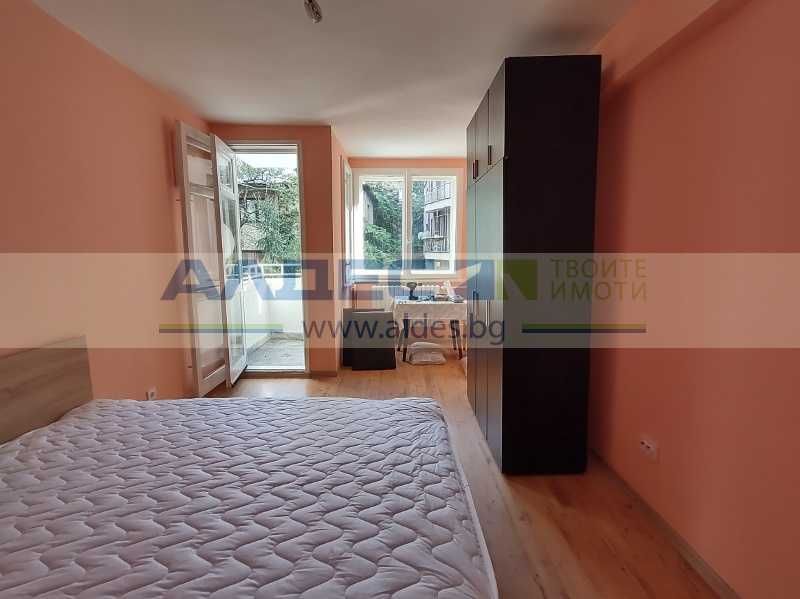 Дава се под наем Двустаен апартамент в София, Център - 70 кв.м за 561 € - Снимка #2