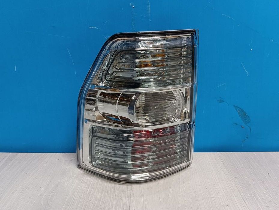 Фонарь на Pajero 4