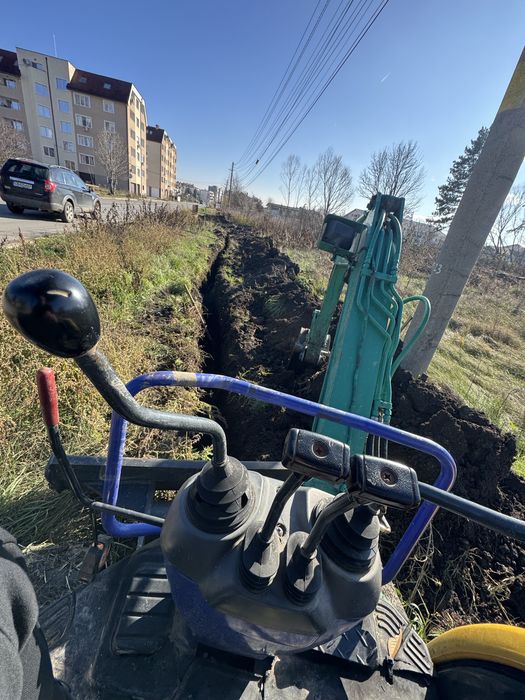 Изкопни дейности с мини багер и самосвал