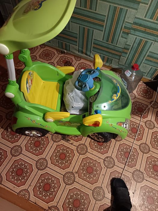 Детская машинка на аккумуляторе