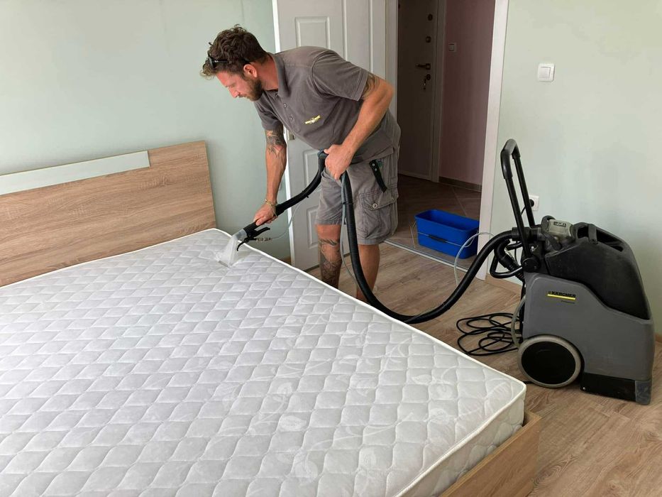 Професионално почистване на мека мебел, килими и автомобилни салони