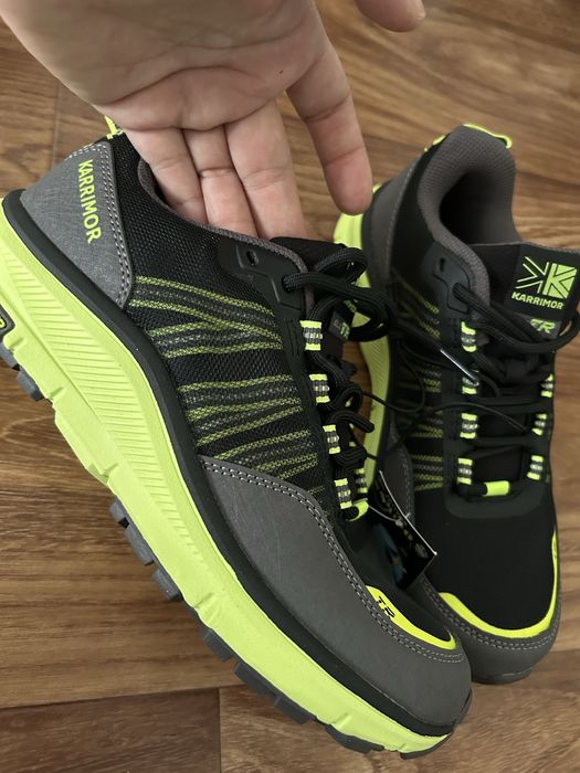 Продам кроссовки