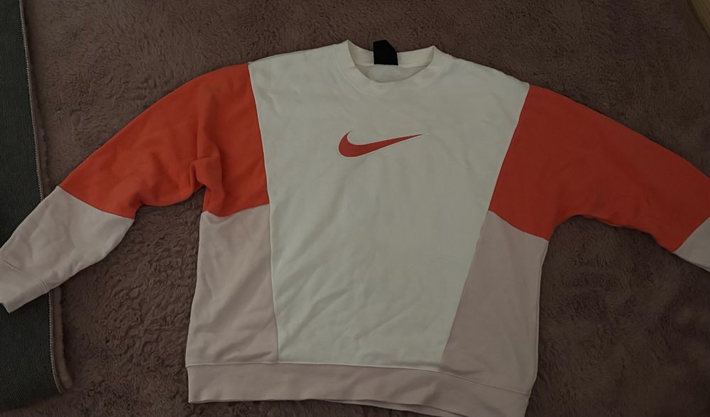 два Nike пуловера