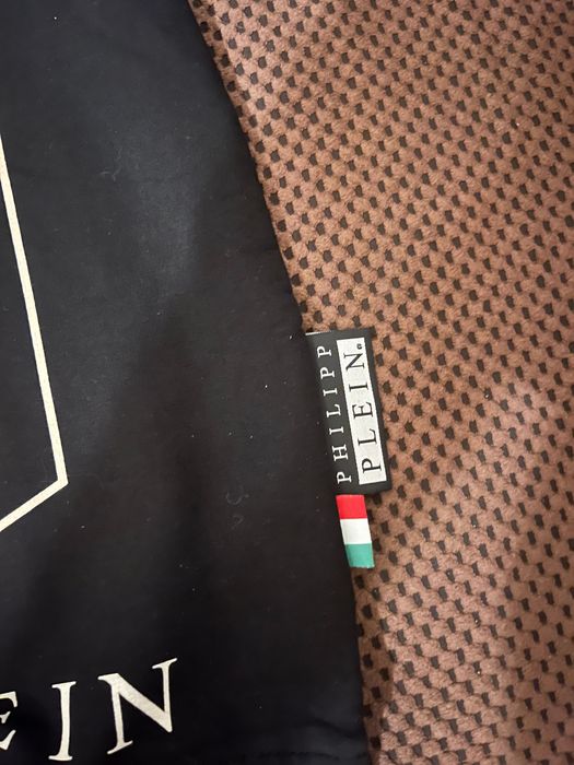 Дамска блуза ,не е носена,само пробвана .