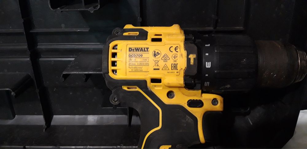 Ударен винтоверт DEWALT DCD 709.
