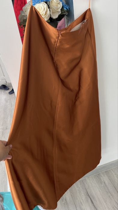 Fusta satin M eleganta