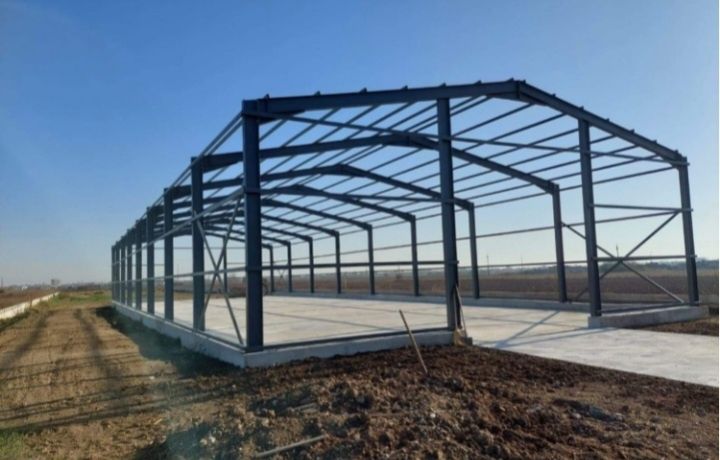 Vand hale metalice la super preț-calitate