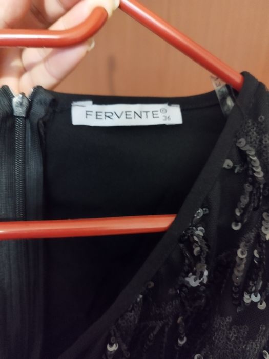 Дамска кокетна рокля добре запазена 88 дължина 68 ханш