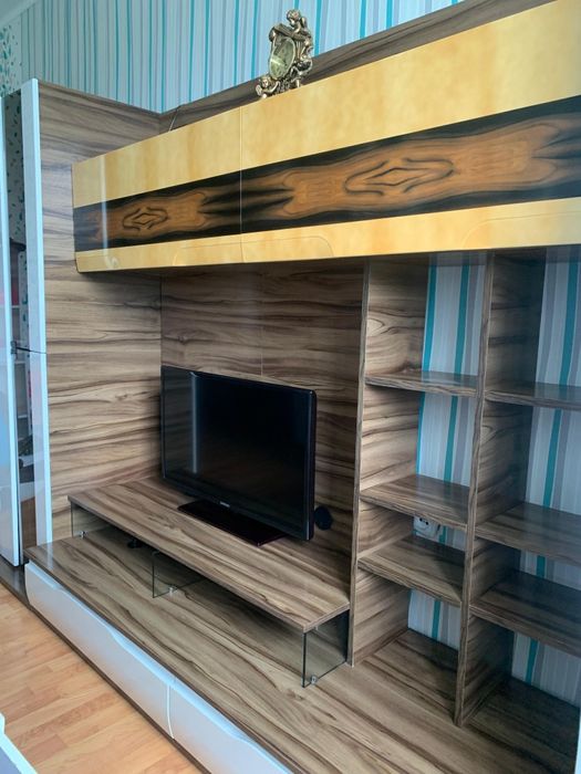 Современная ТВ стенка (гостиная)