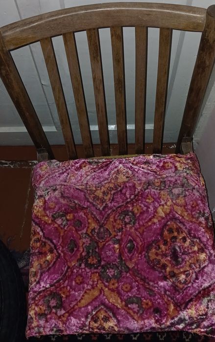 Стулья 10 шт есть каждый по 200 тисяч