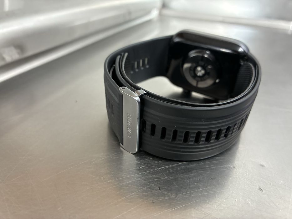 Huawei D2 смарт часовник