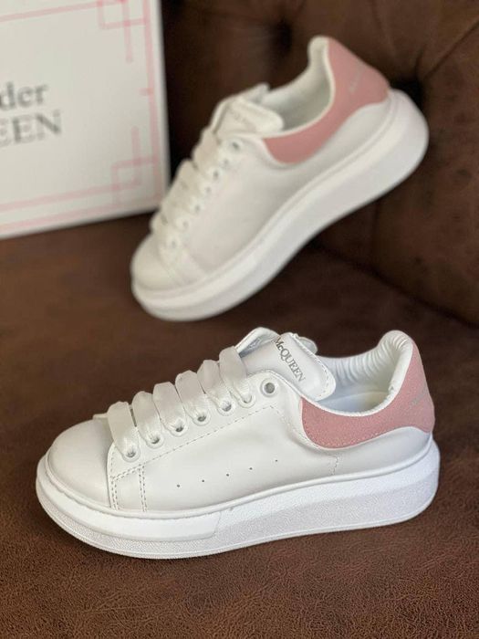 Ugg-uri diferite modele