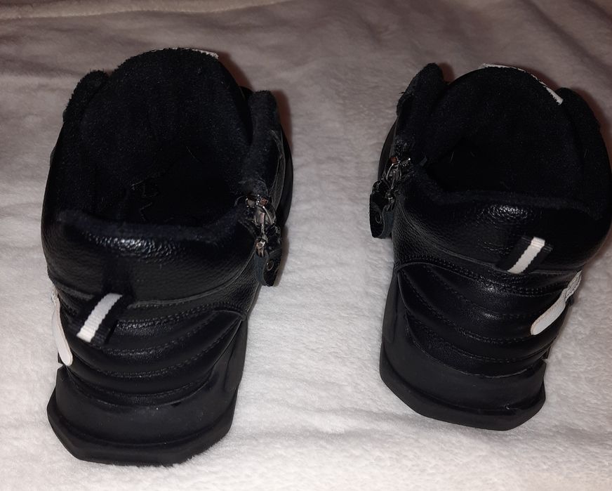 Демисезонные кроссовки