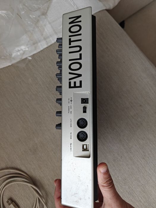 Evolution U-Control UC-33 MIDI controller