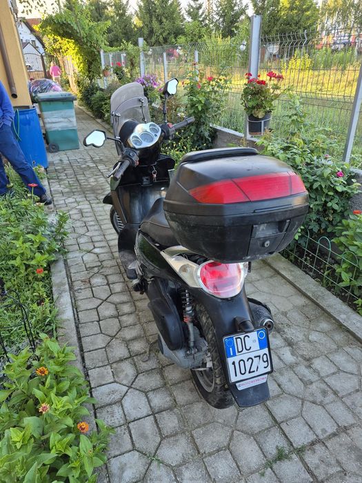 Scuter Piaggio Beverly 250 cc și Piaggio Scarabeo 250 cc