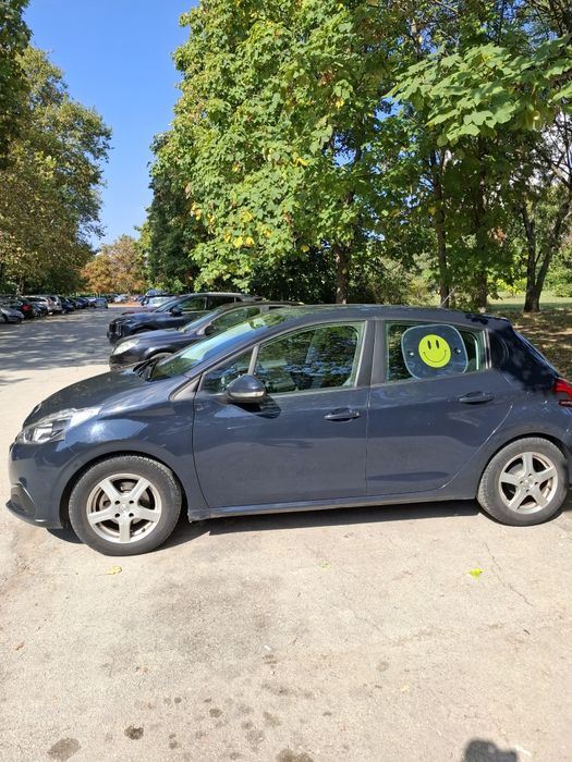 Peugeot 208 2017 година