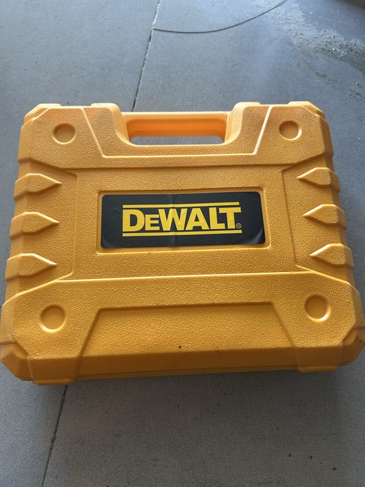 Шуруповерт Девальт жаңа