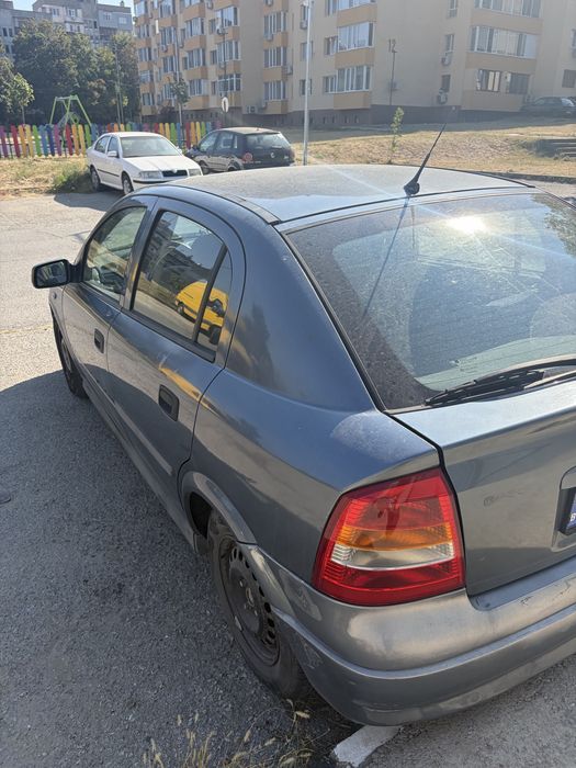 Продавам Opel Astra 1.4