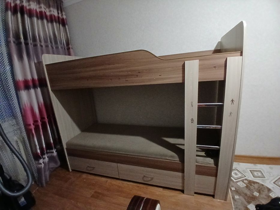 двухъярусная кровать