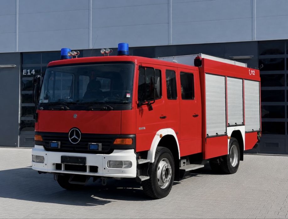 Autospeciala Pompieri Mercedes Benz Atego 4x4, an 2004, cu 2000 L apă + 100 L spumă