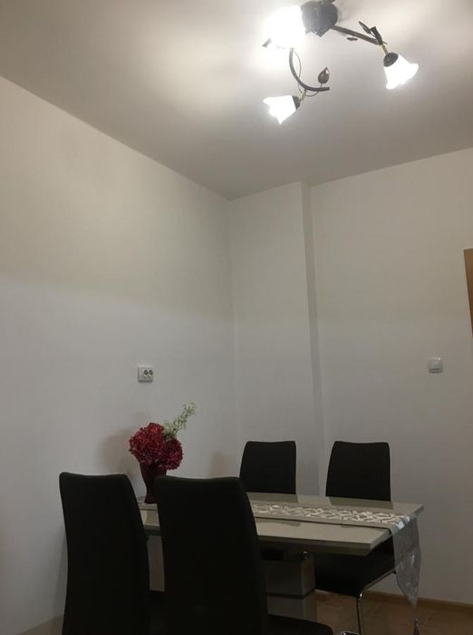 Дава се под наем Тристаен апартамент в София, Лозенец - 80 кв.м за 877.71 € - Снимка #3