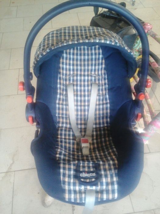Детско столче - кошче за кола CHICCO