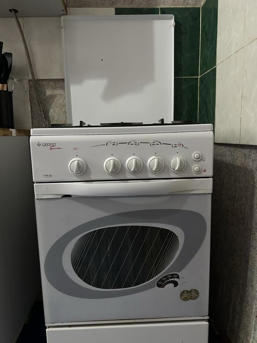 Продам газовую плиту б/у