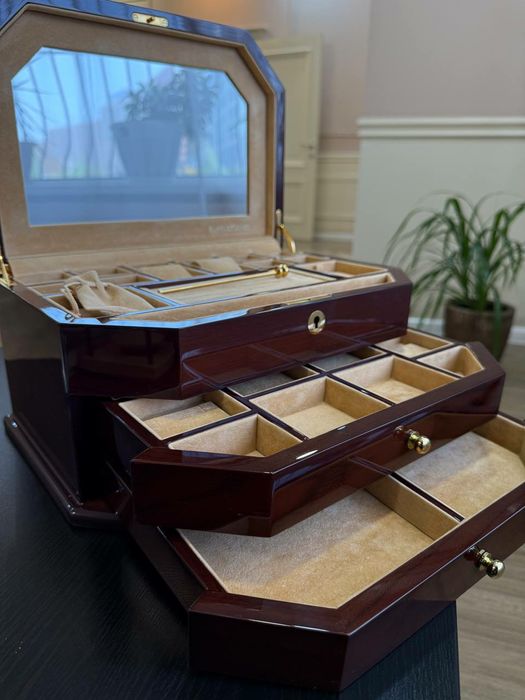 Продам шкатулку для хранения