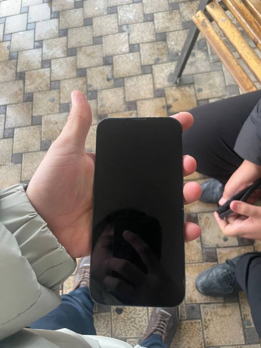 Iphone 13 pro shshasi singan boshqa aybi yoq 77% yomks 128 GB ochilmab
