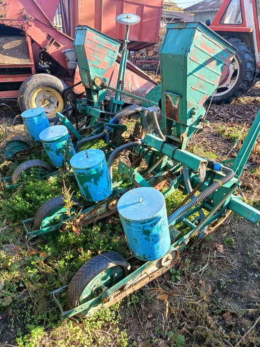 Semănătoare de porumb spc 4