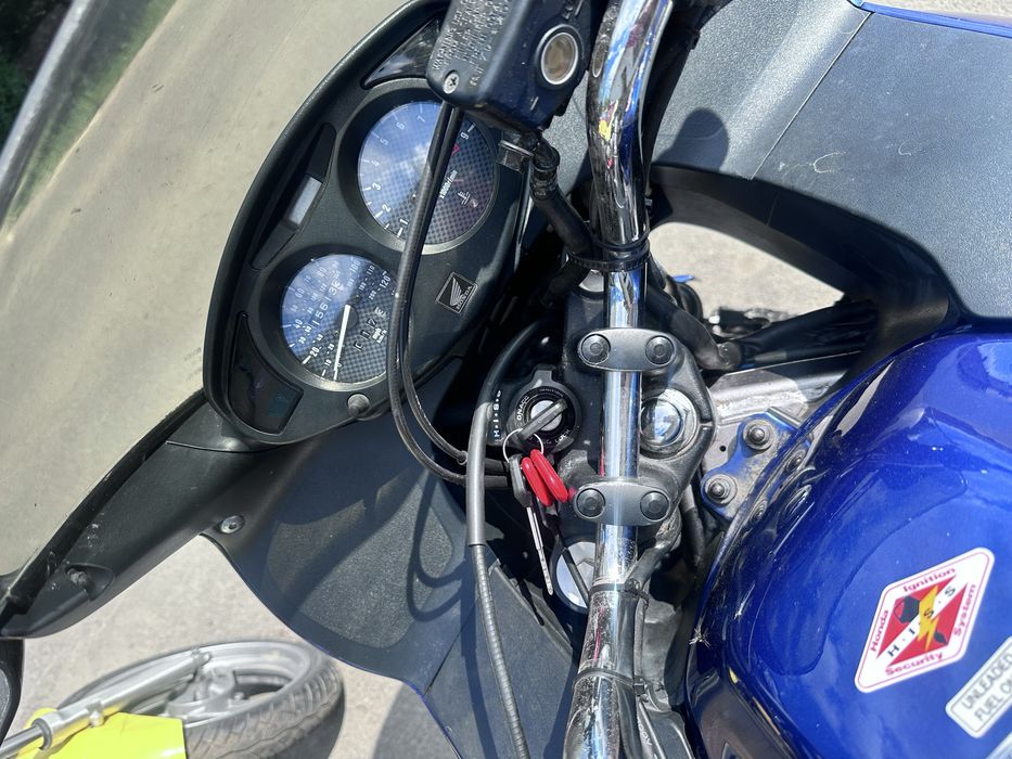 Piese Honda Deauville 650