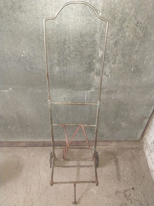 Продам тележку компактную