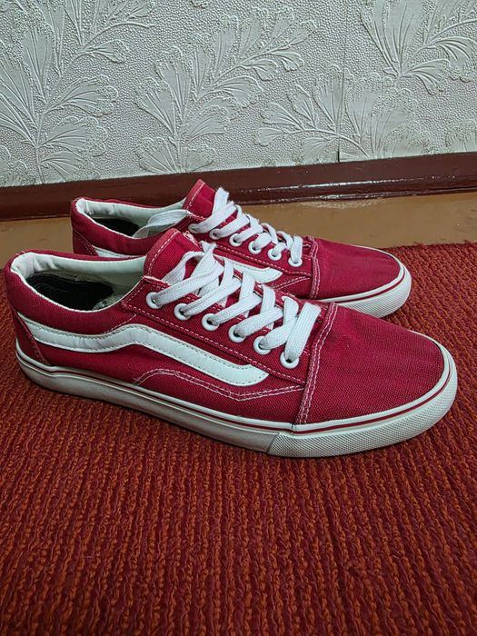 Продам кроссовки